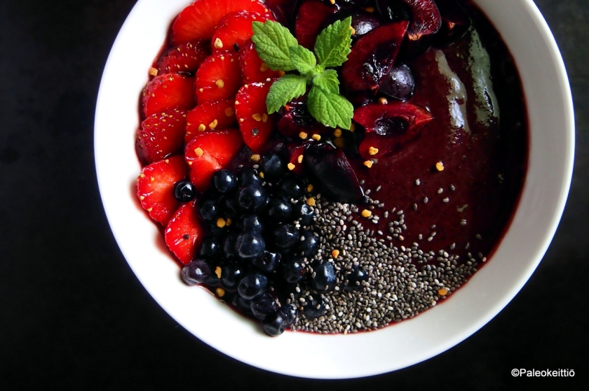 Mustikka-meloni smoothie bowl | paleokeittio.fi